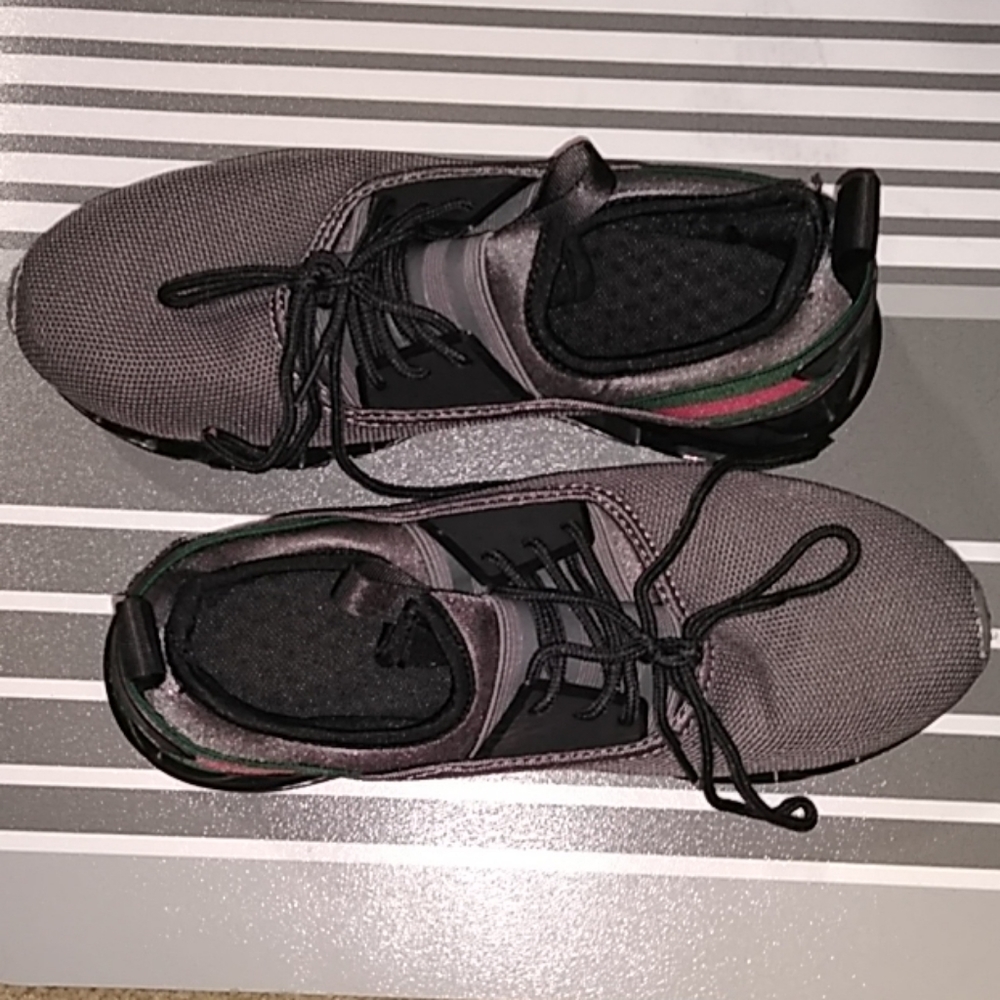 Athletic shoes with flex. Comfy. Light wear size 8